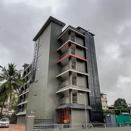 Oyo Townhouse 061 Gcda Kakkanad Signal Hotel Kochi Eksteriør billede