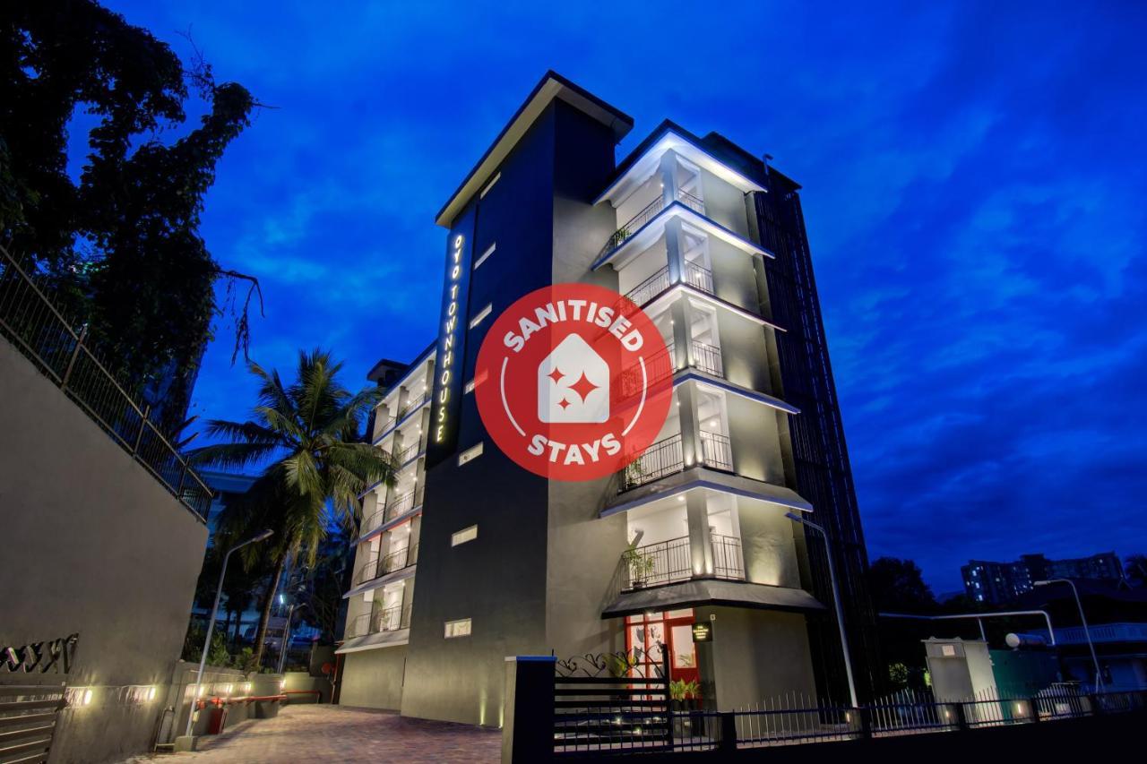 Oyo Townhouse 061 Gcda Kakkanad Signal Hotel Kochi Eksteriør billede