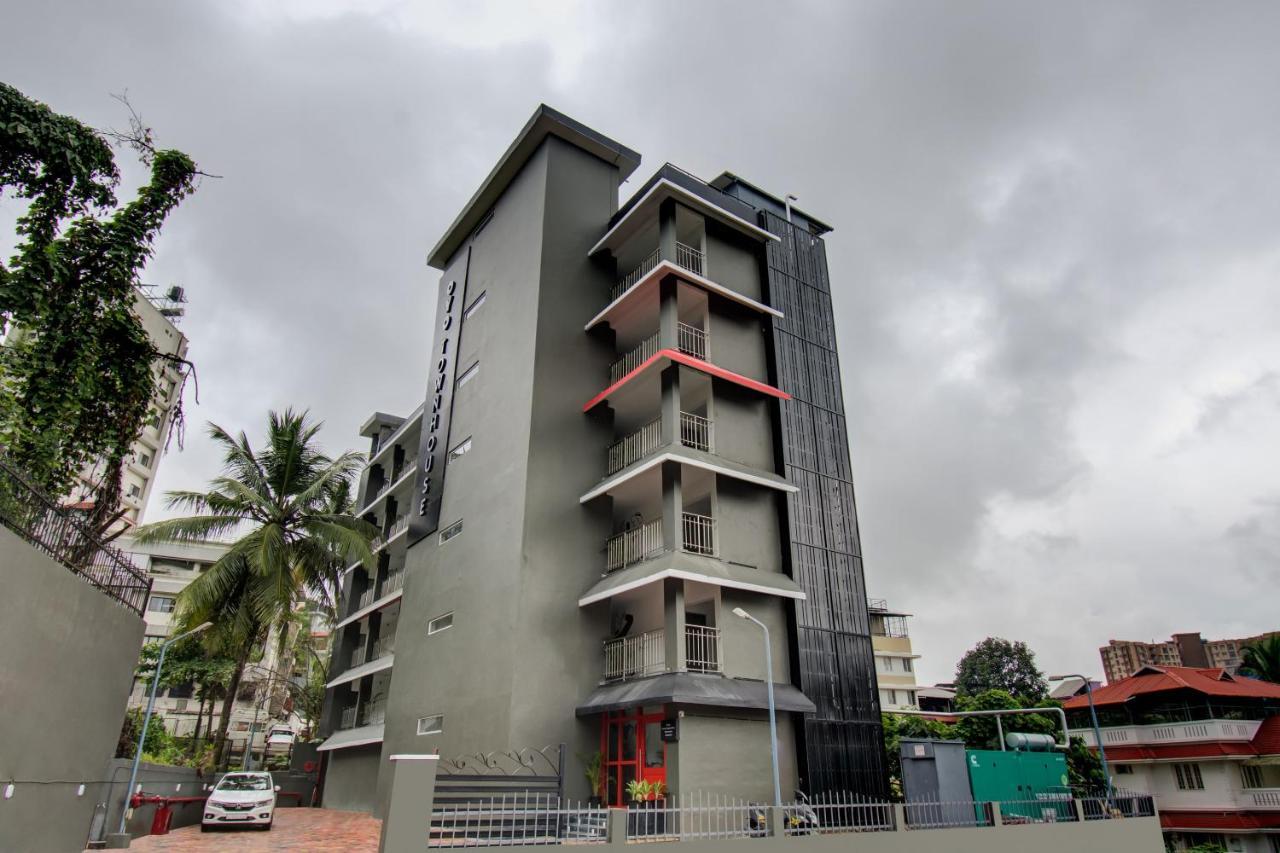 Oyo Townhouse 061 Gcda Kakkanad Signal Hotel Kochi Eksteriør billede