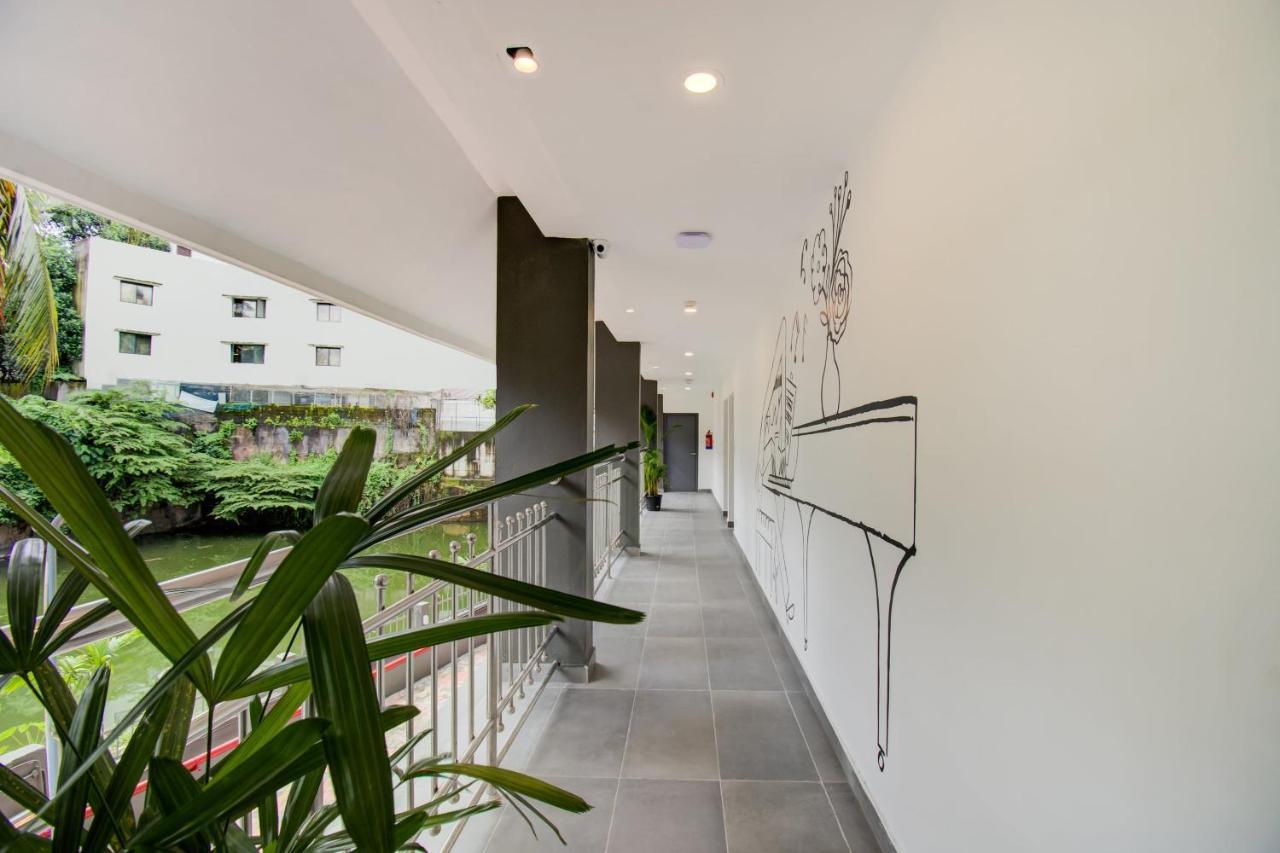 Oyo Townhouse 061 Gcda Kakkanad Signal Hotel Kochi Eksteriør billede