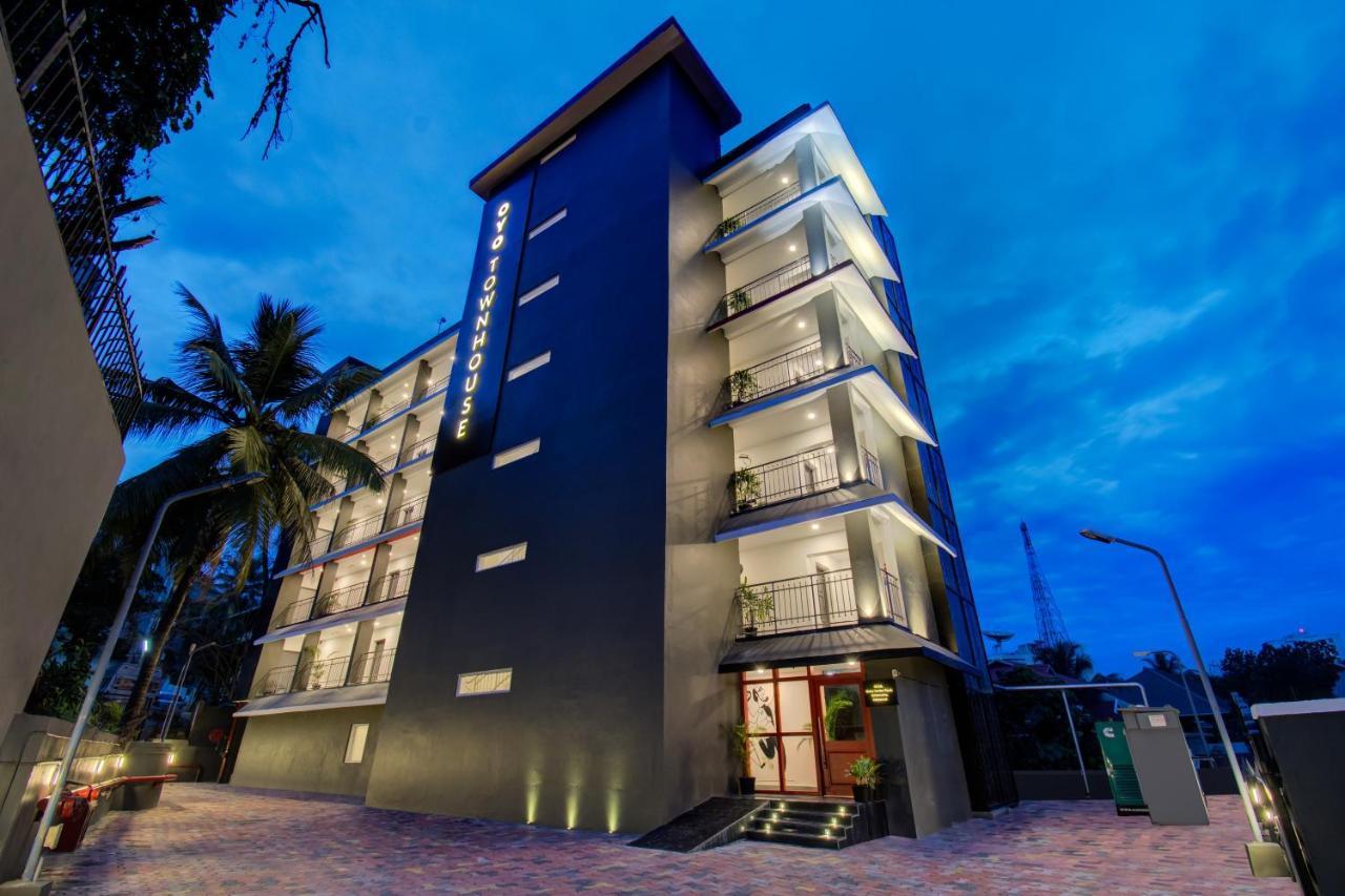 Oyo Townhouse 061 Gcda Kakkanad Signal Hotel Kochi Eksteriør billede